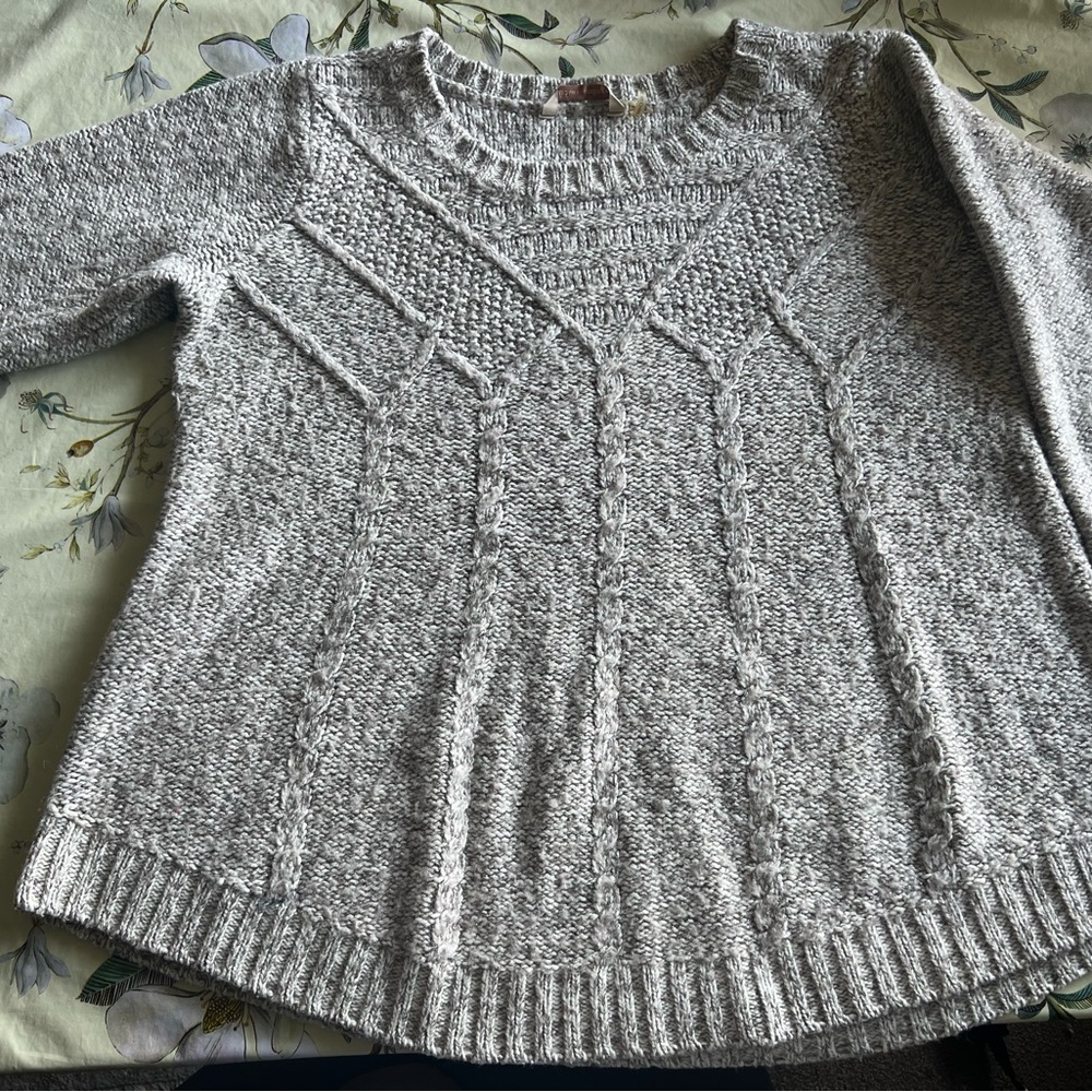 Soft Surroundings Gray Cable Knit Crew Neck Sweater